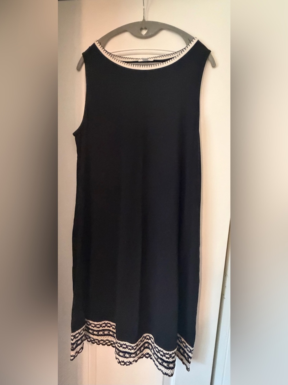 J. Jill Black Sleeveless Midi Shift Dress